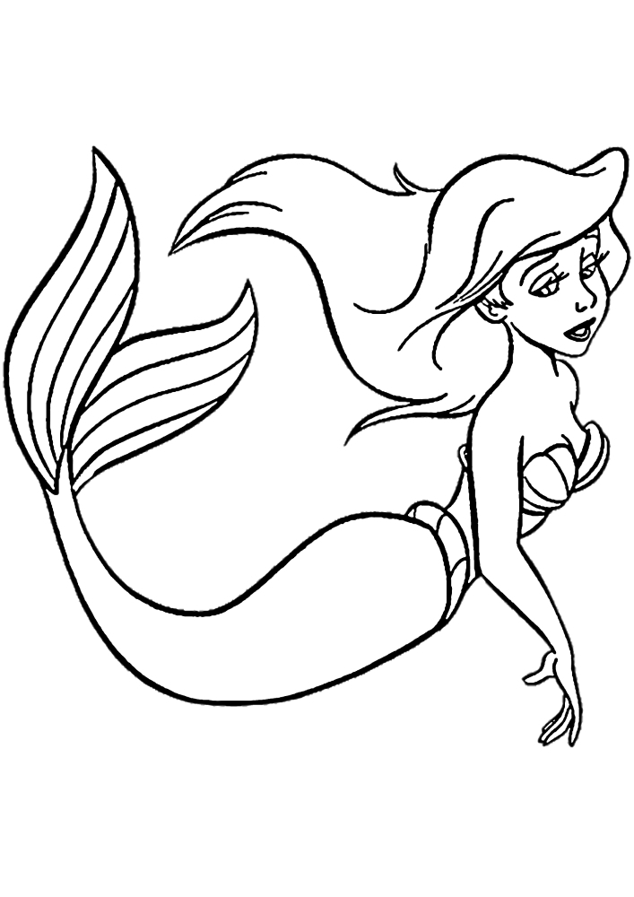 Ariel flotte à la surface.