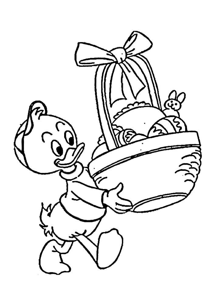 Um patinho arrasta um presente para a Páscoa: bolo de Páscoa, ovos e um coelho de pelúcia