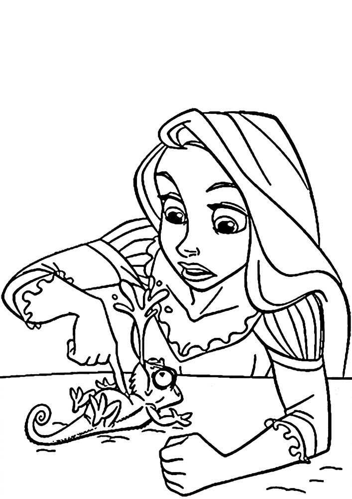 Раскраска хамелеона Паскаля, который развлекается вместе с Рапунцель и её волосами