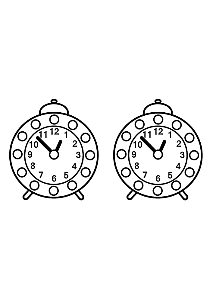 Dois relógios idênticos - eles podem ser decorados em cores diferentes.